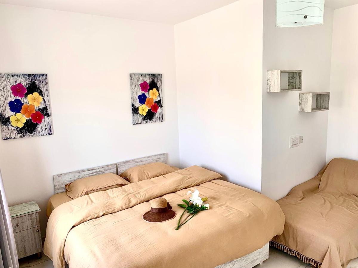 Private Bedroom With Balcony In A Shared Apartment At The Bay Of Xlendi Exteriör bild