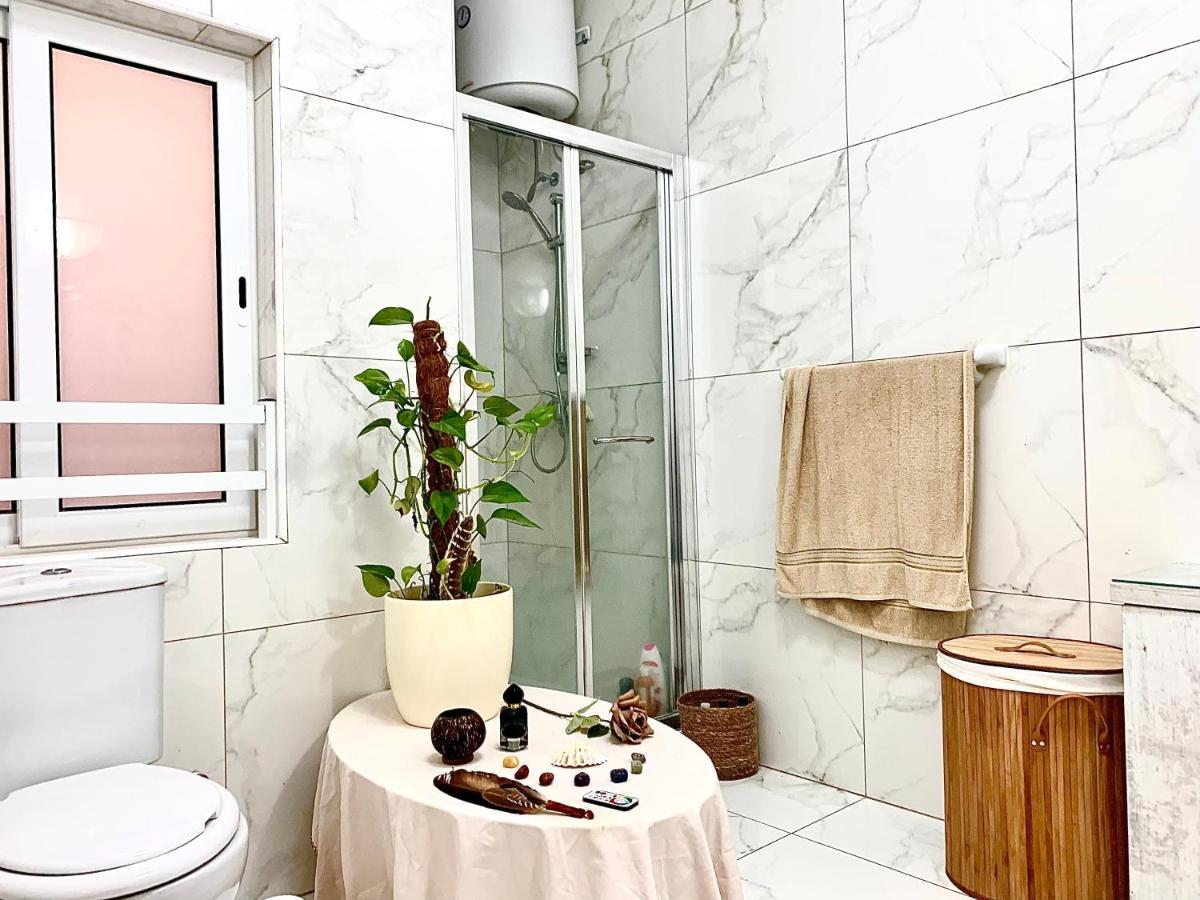 Private Bedroom With Balcony In A Shared Apartment At The Bay Of Xlendi Exteriör bild